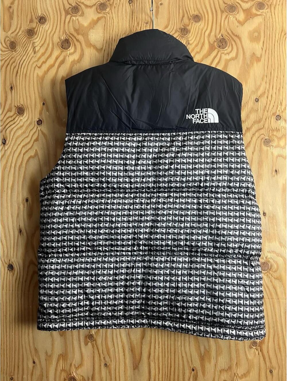 Supreme x The North Face Studded Nuptse Vest Mens M Black Puffer Hoody Jacket - Picture 6 of 15